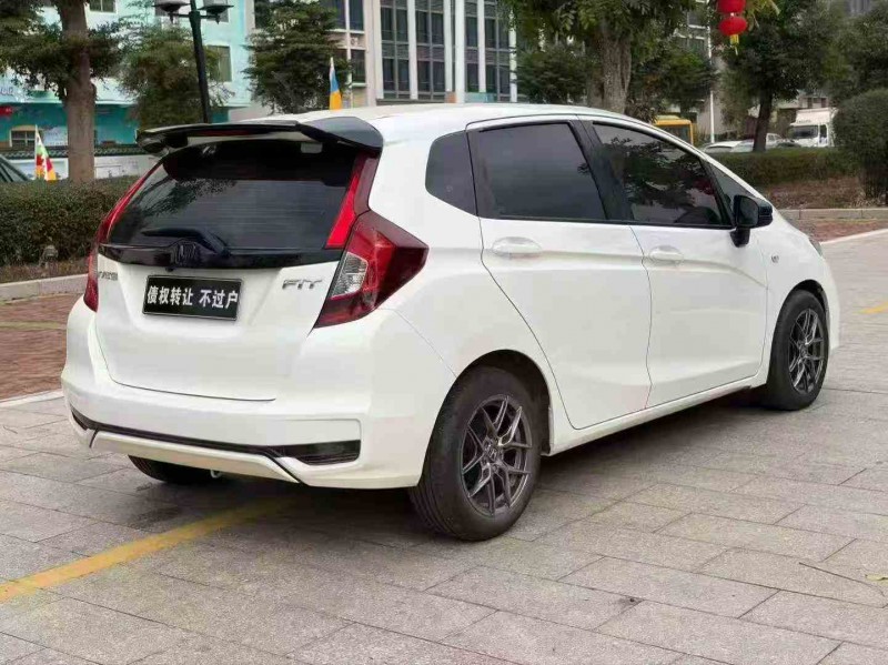 佛山19年本田飞度8