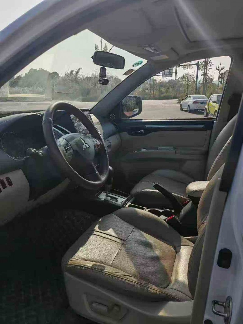 遂宁16年三菱帕杰罗·劲畅5