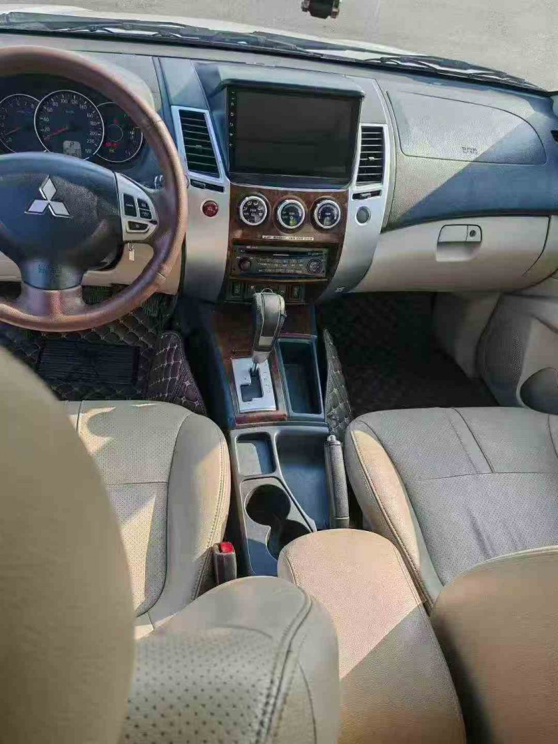 遂宁16年三菱帕杰罗·劲畅6