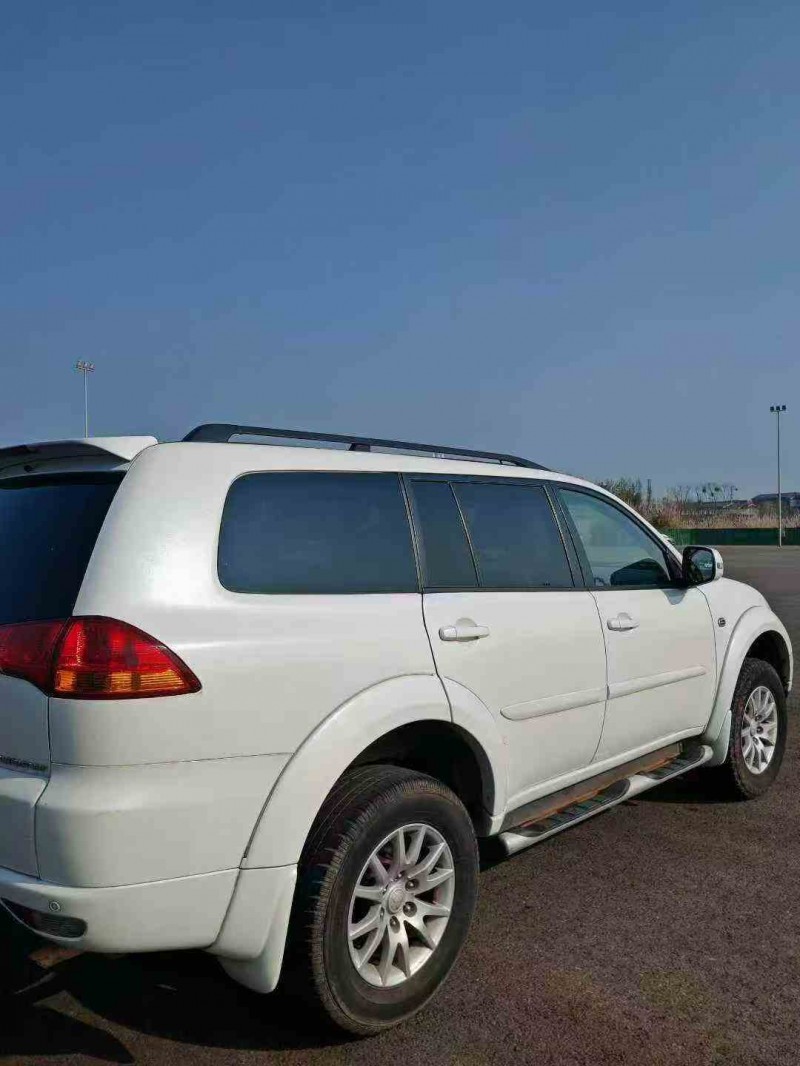 遂宁16年三菱帕杰罗·劲畅7