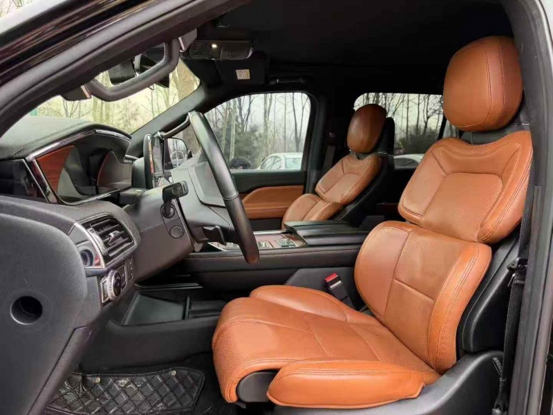 聊城21年林肯领航员6