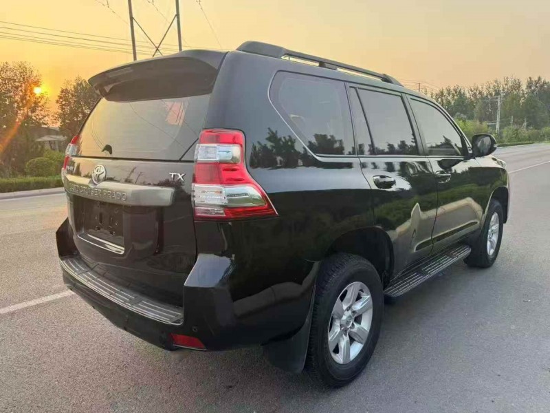 枣庄17年丰田普拉多8