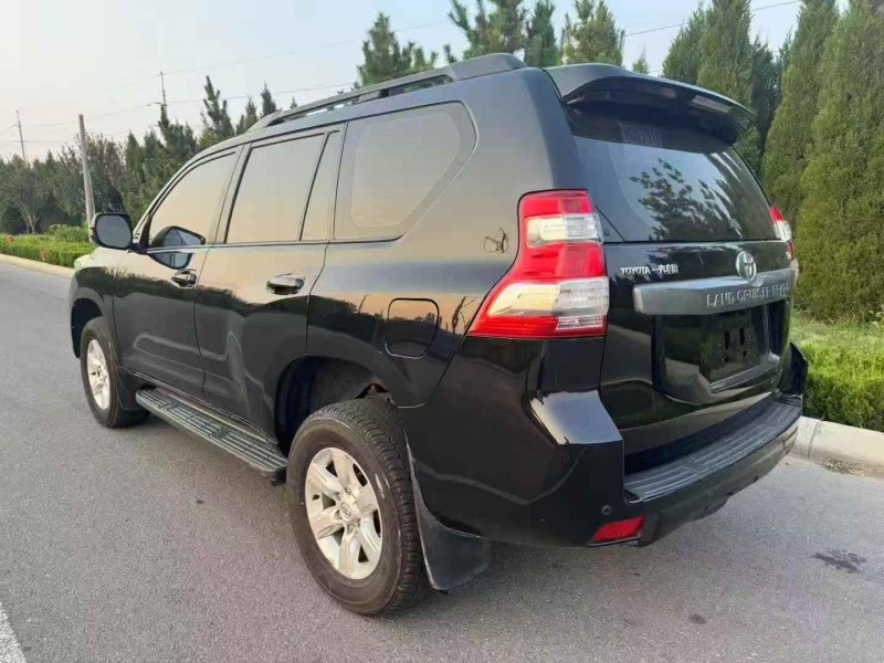 枣庄17年丰田普拉多9