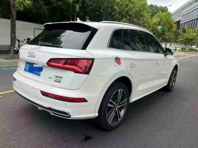 广州21年奥迪Q78