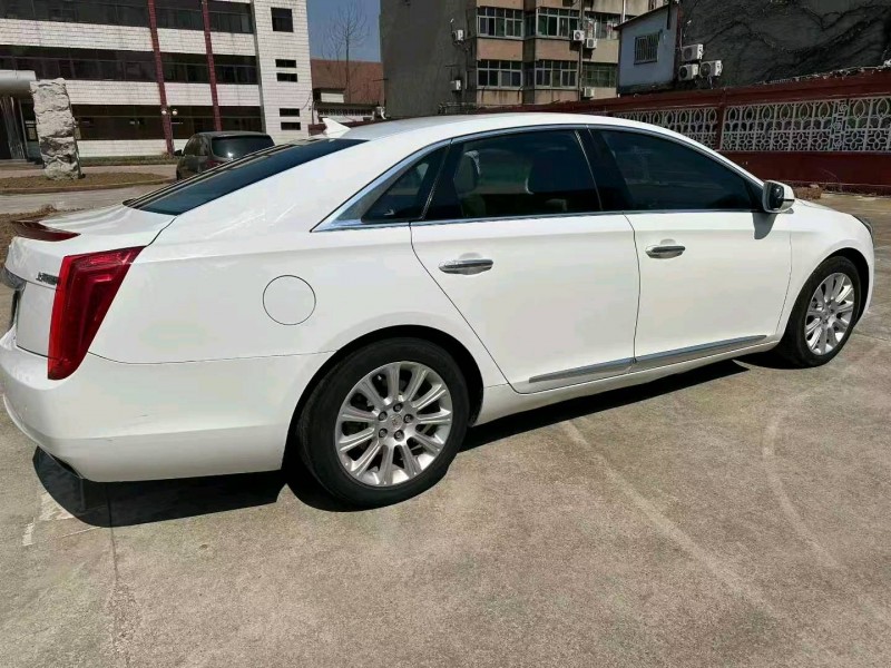 济南15年凯迪拉克XTS8