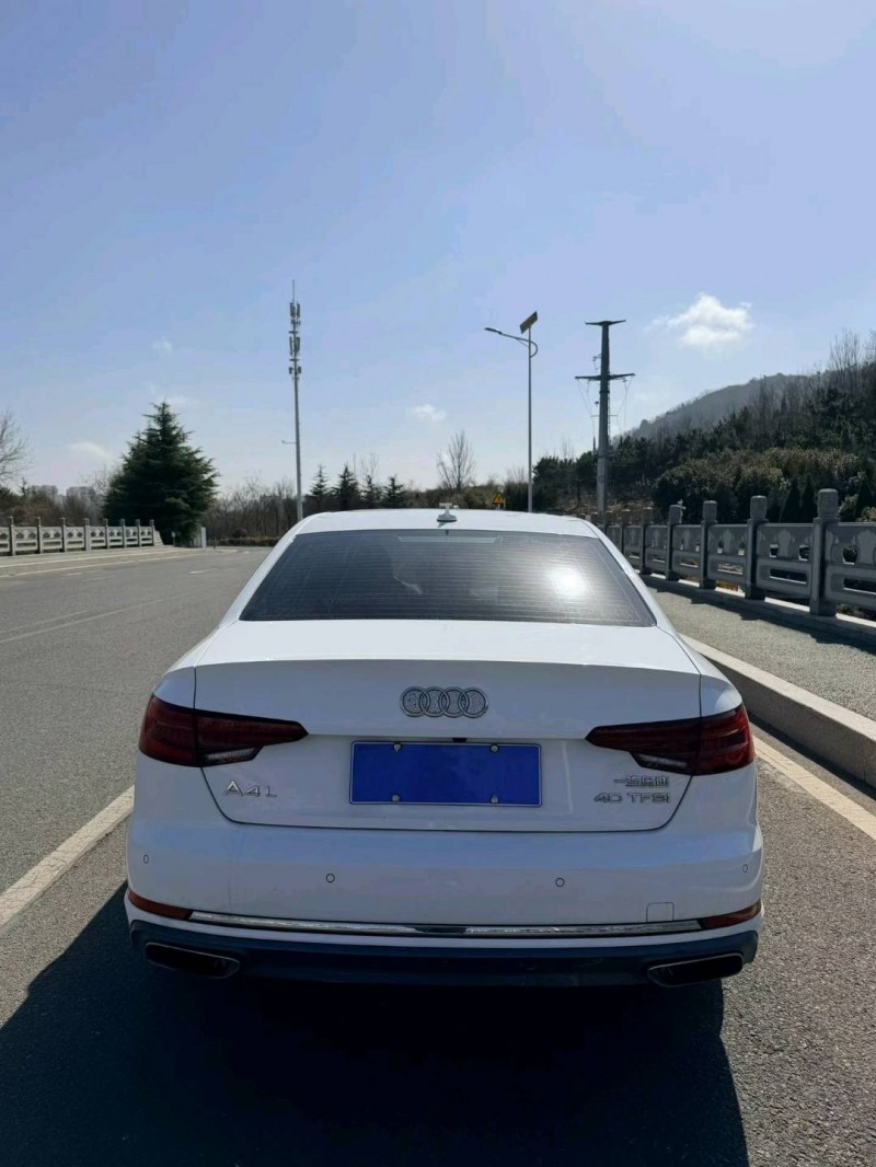 青岛18年奥迪A4L2
