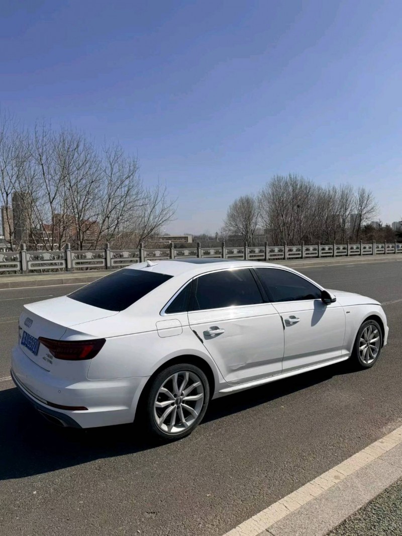 青岛18年奥迪A4L9