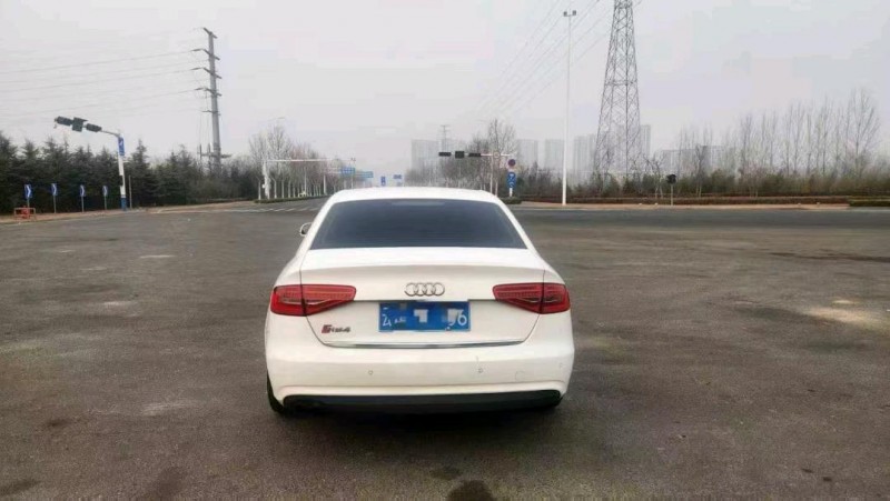 青岛16年奥迪A4L7