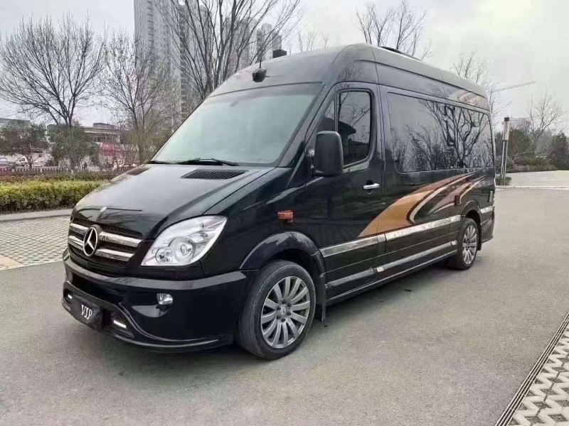 济宁14年奔驰斯宾特2