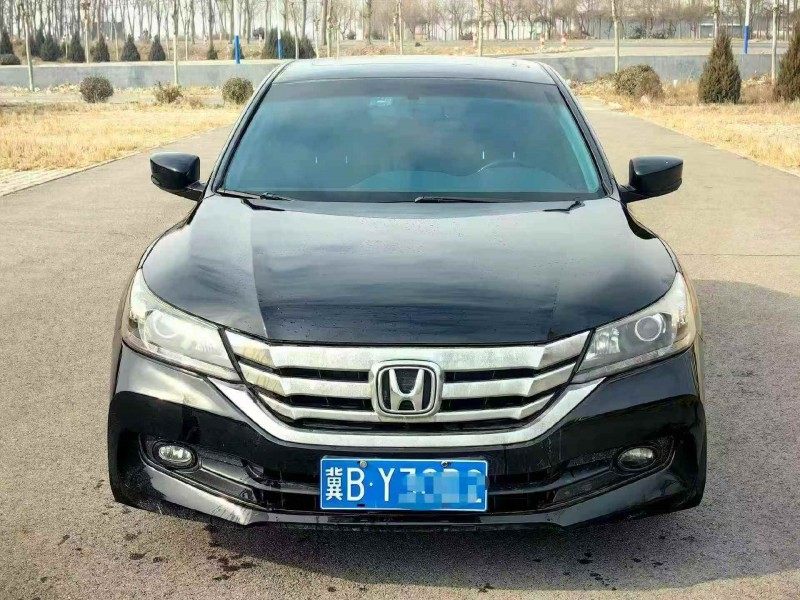 唐山15年本田雅阁1