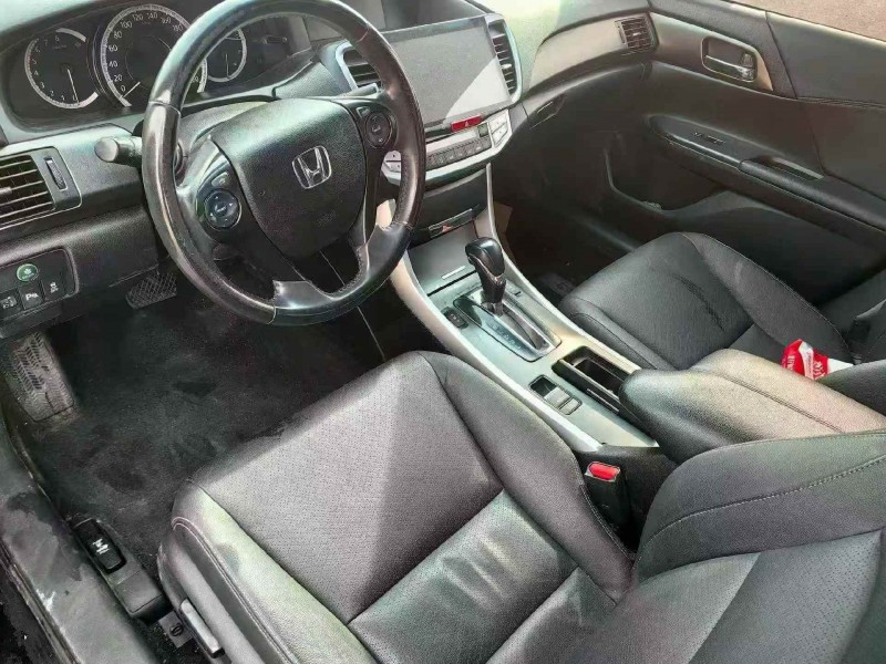 唐山15年本田雅阁5