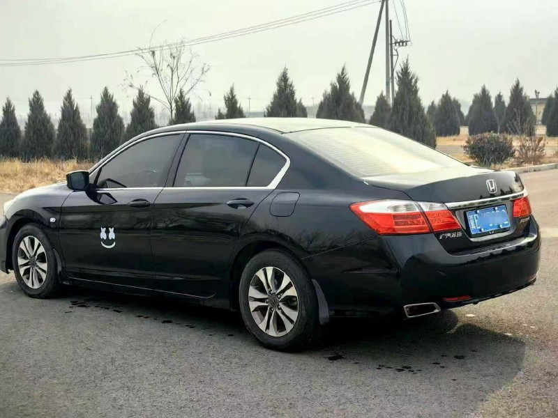 唐山15年本田雅阁7