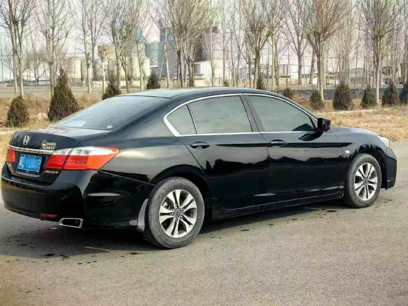 唐山15年本田雅阁8