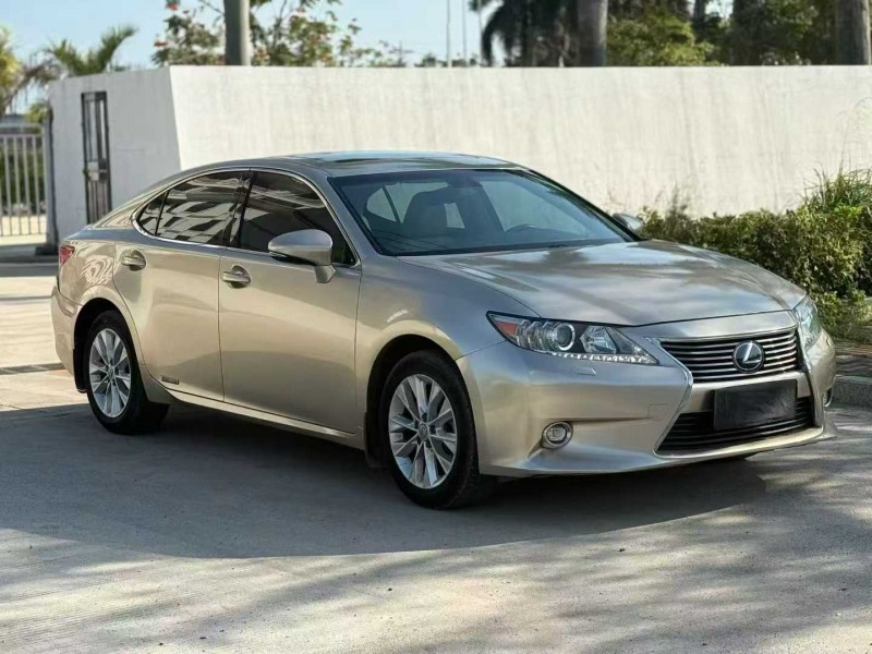 汕头14年雷克萨斯ES2