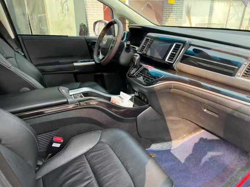 济宁20年本田艾力绅4