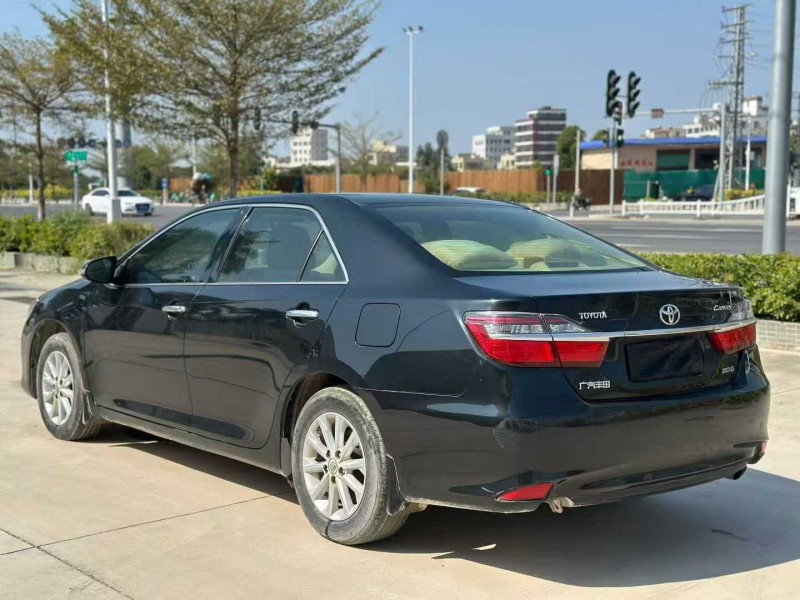 汕头17年丰田凯美瑞7