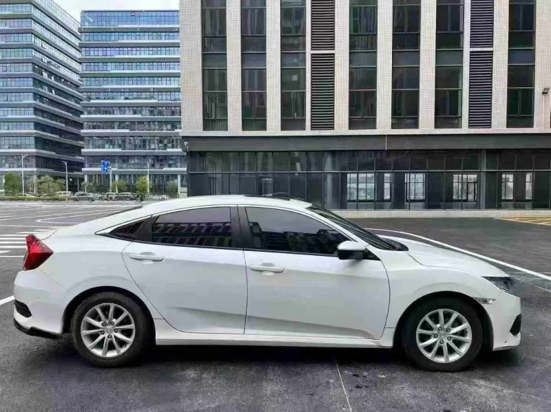 广州19年本田思域7