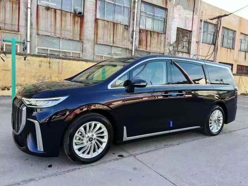 济宁26年岚图汽车梦想家2