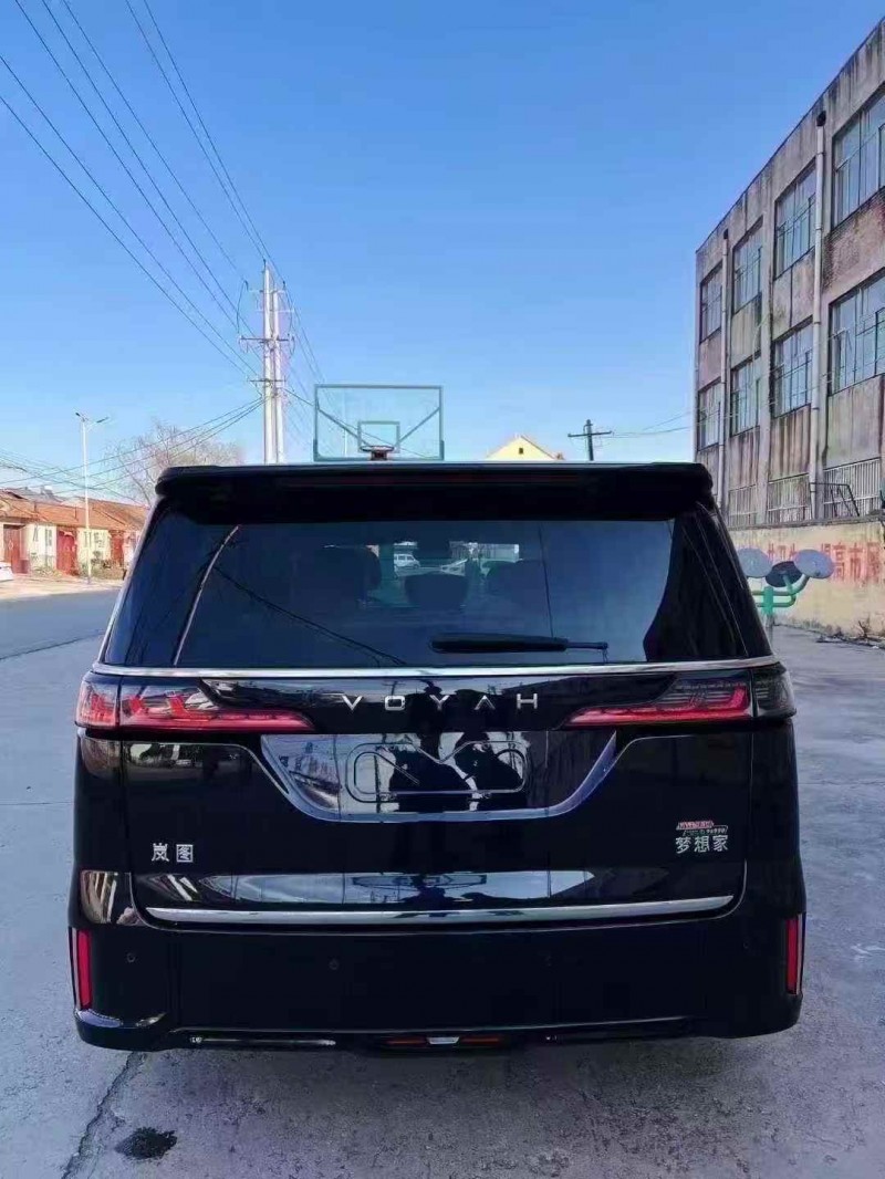 济宁26年岚图汽车梦想家9