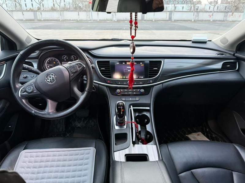 连云港20年别克君越6