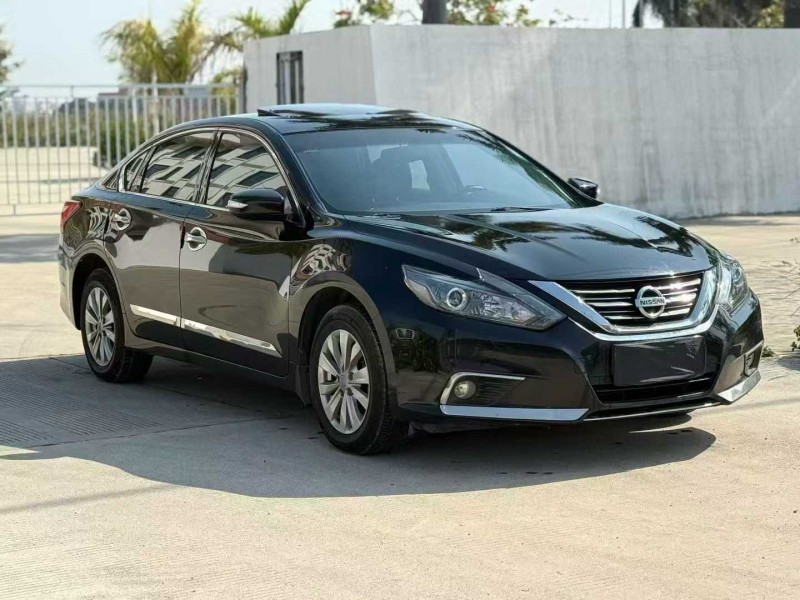 汕头18年日产天籁2