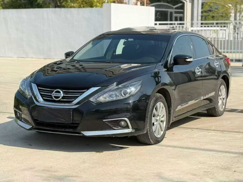 汕头18年日产天籁3