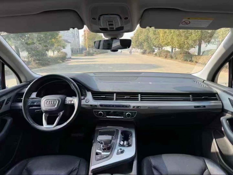 新余18年奥迪Q75