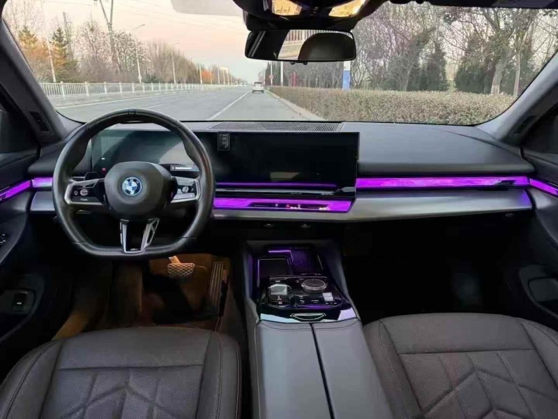 济宁24年宝马I55