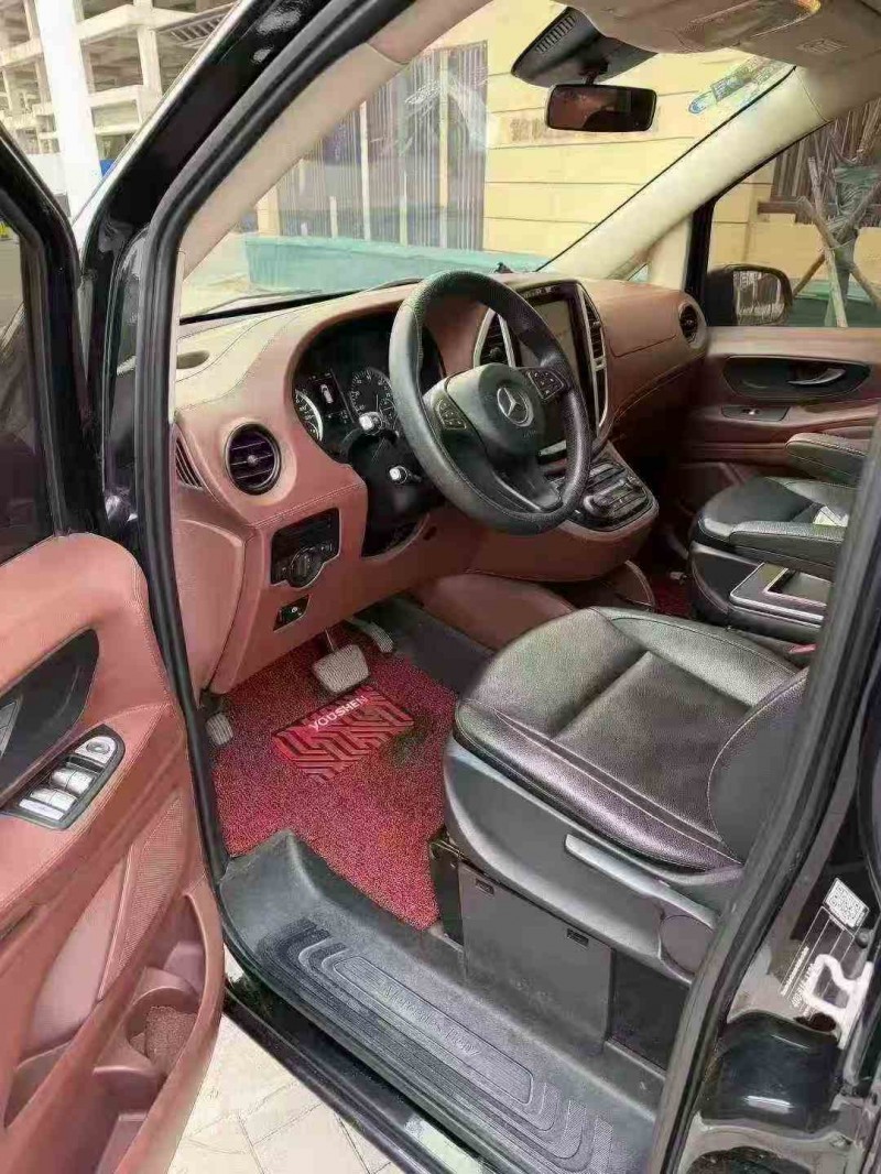 邢台18年奔驰威霆5