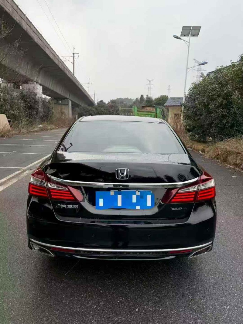 岳阳17年本田雅阁4