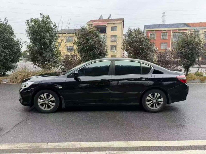 岳阳17年本田雅阁8