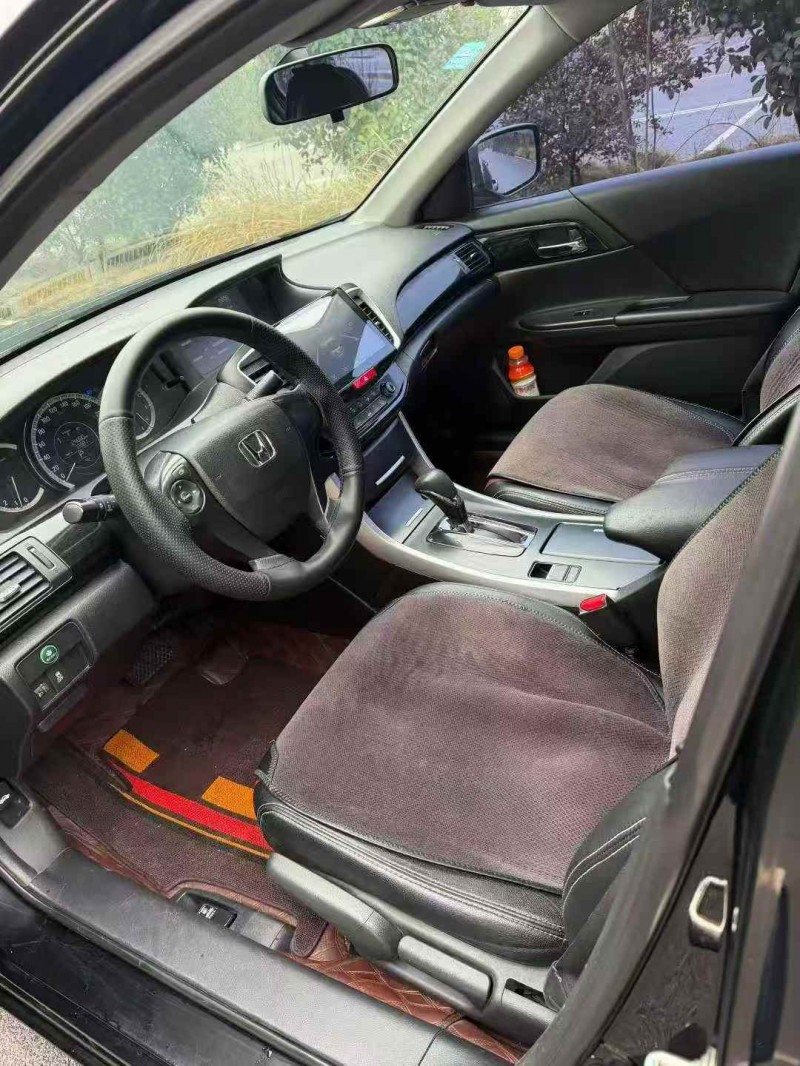 岳阳17年本田雅阁9