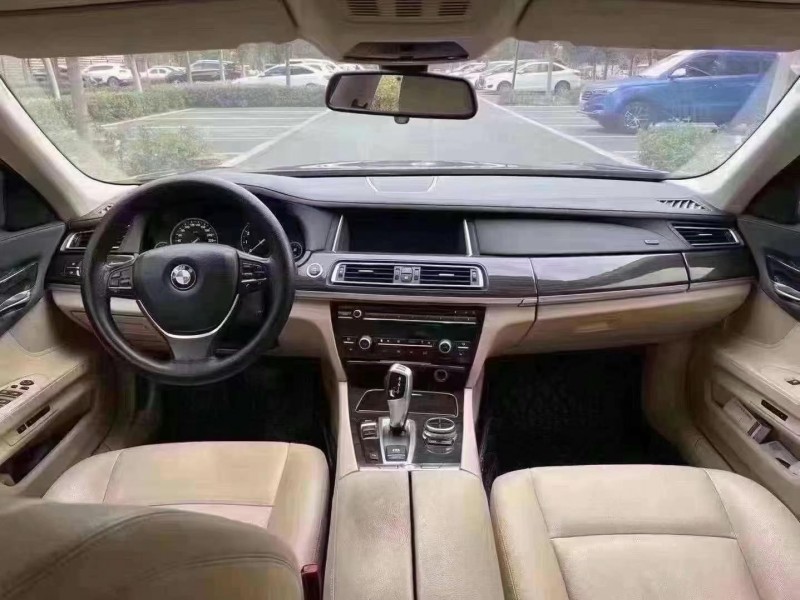 济宁15年宝马7系6