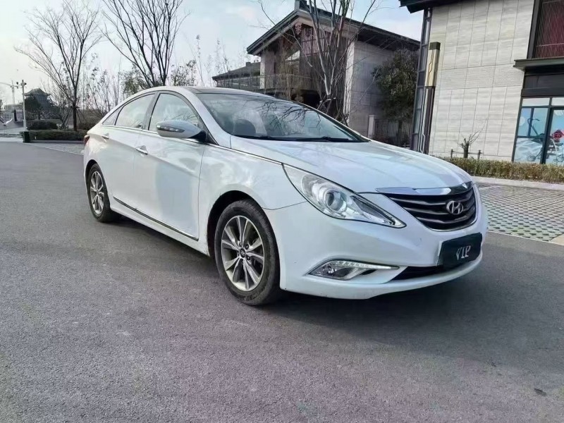 济宁15年现代索纳塔3