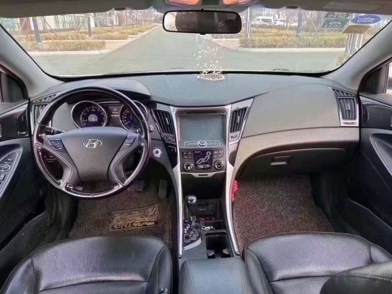 济宁15年现代索纳塔4