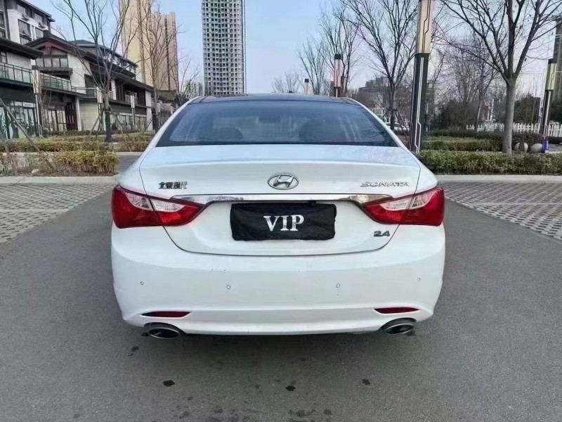 济宁15年现代索纳塔8