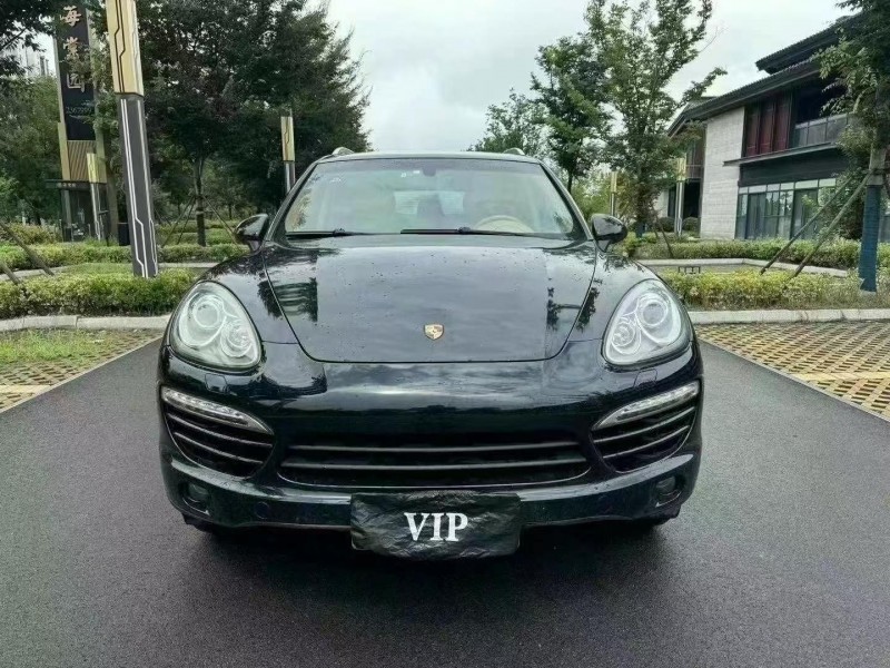 济宁14年保时捷卡宴1