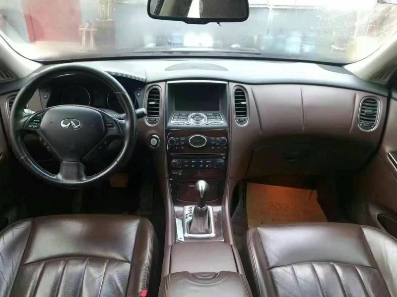 济宁14年英菲尼迪QX504