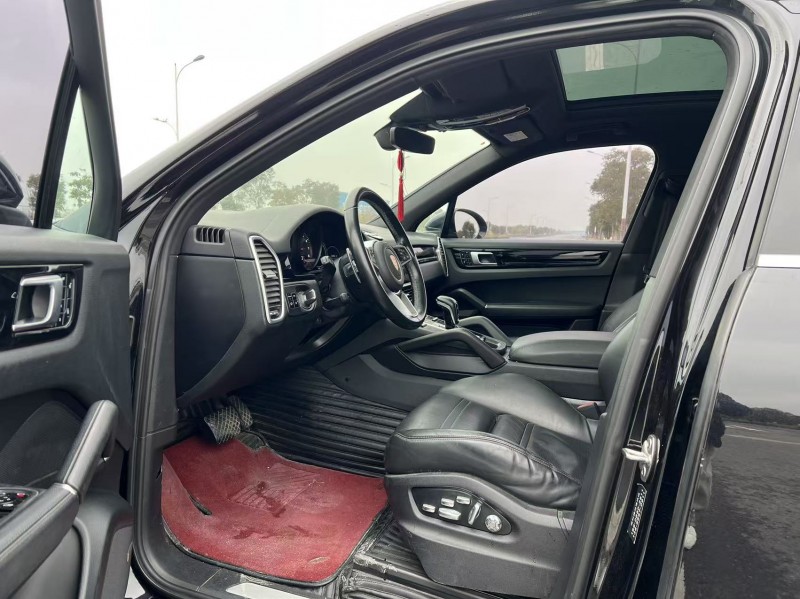 盐城18年保时捷卡宴4