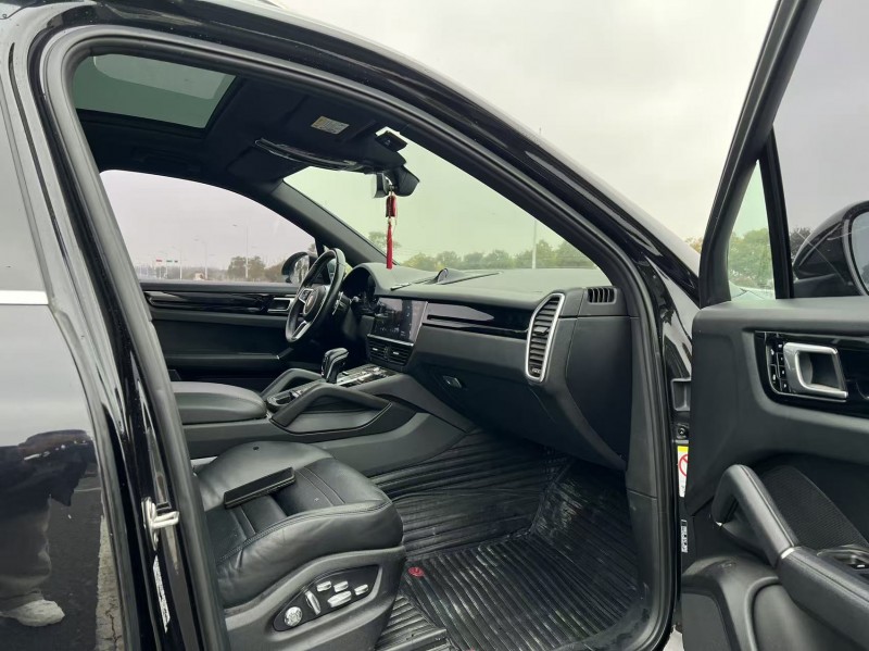 盐城18年保时捷卡宴6