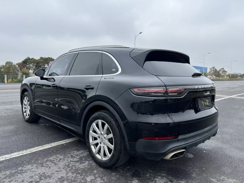 盐城18年保时捷卡宴8