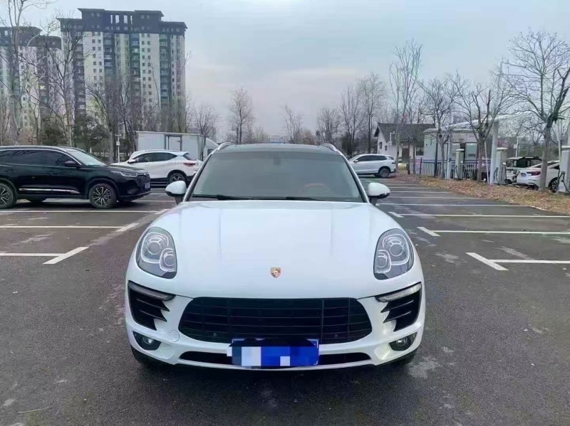菏泽17年保时捷Macan1