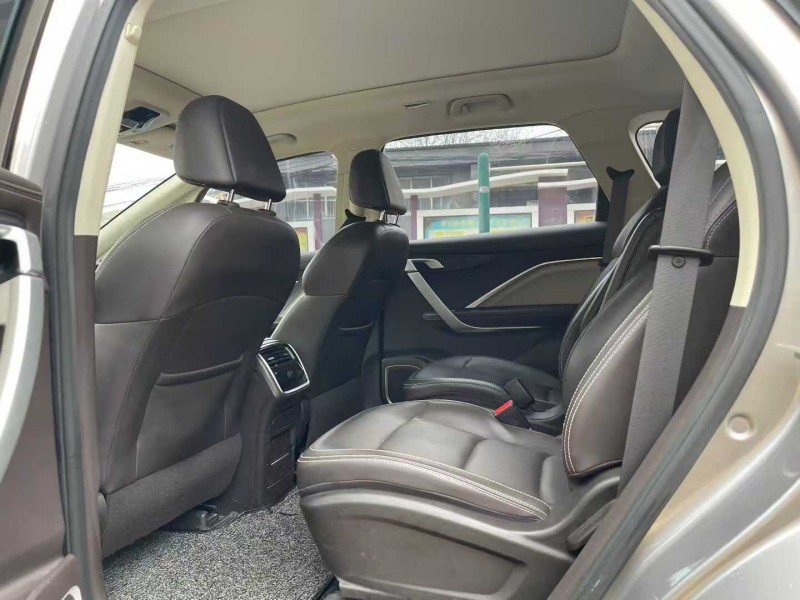 徐州21年吉利嘉际7