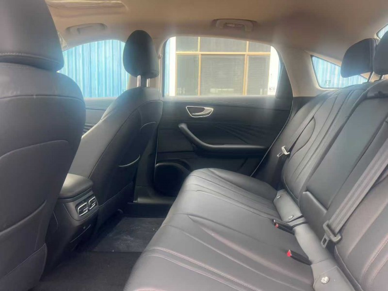 徐州25年荣威D77