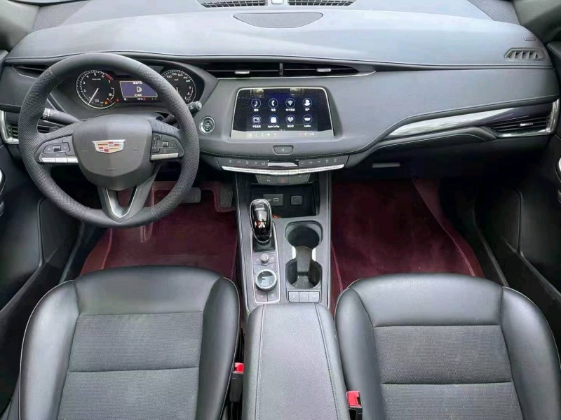 济宁22年凯迪拉克XT48