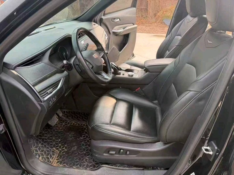 聊城20年凯迪拉克XT49