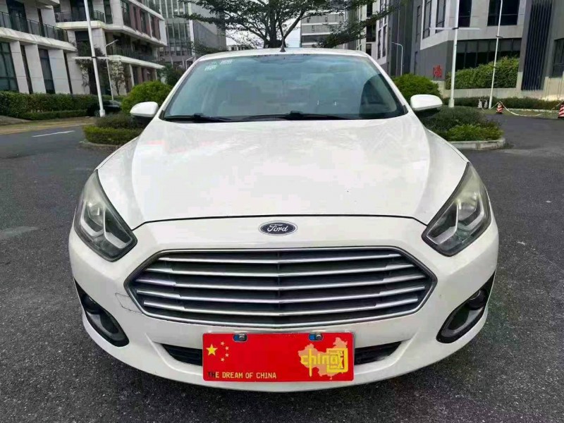 广州15年福特福睿斯1