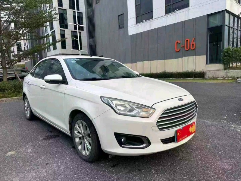 广州15年福特福睿斯2