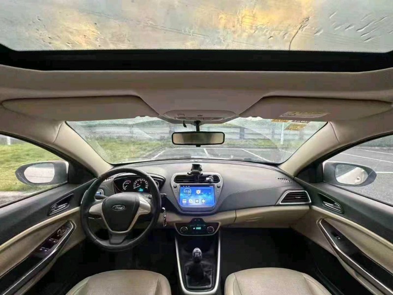 广州15年福特福睿斯7