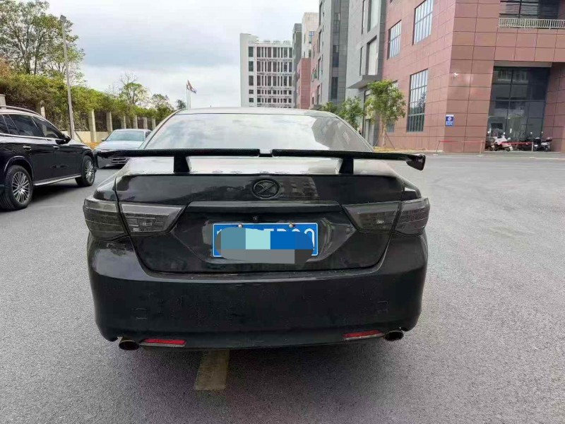 广州11年丰田锐志9